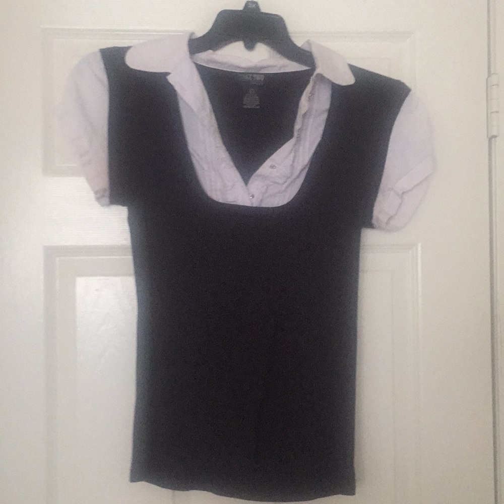 SMOKE FREE HOUSE Black and White layered look top